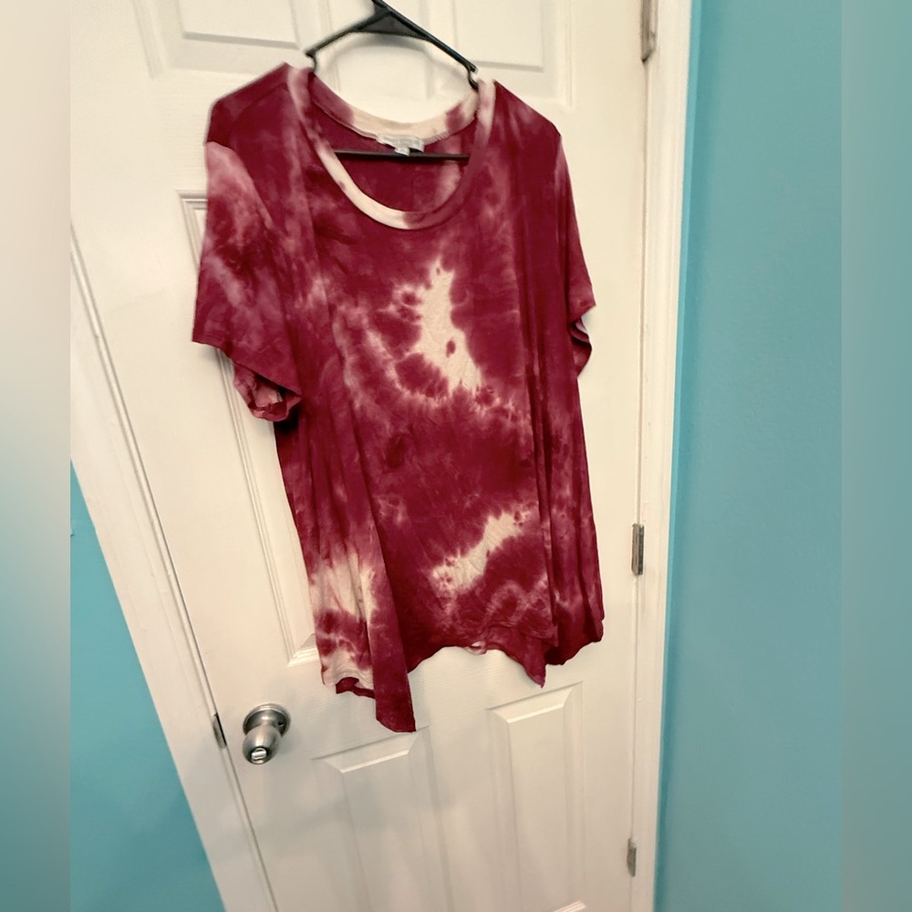 Women’s Tie-Dye T-Shirt